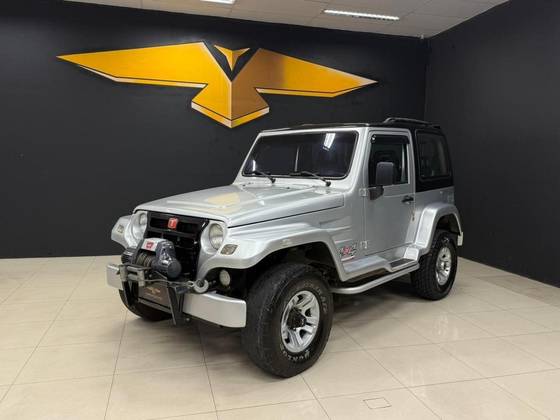 TROLLER T4 3.0 TETO RÍGIDO 16V TURBO ELETRONIC DIESEL 2P MANUAL TROLLER T4 3.0 TETO RÍGIDO 16V TURBO ELETRONIC DIESEL 2P MANUAL